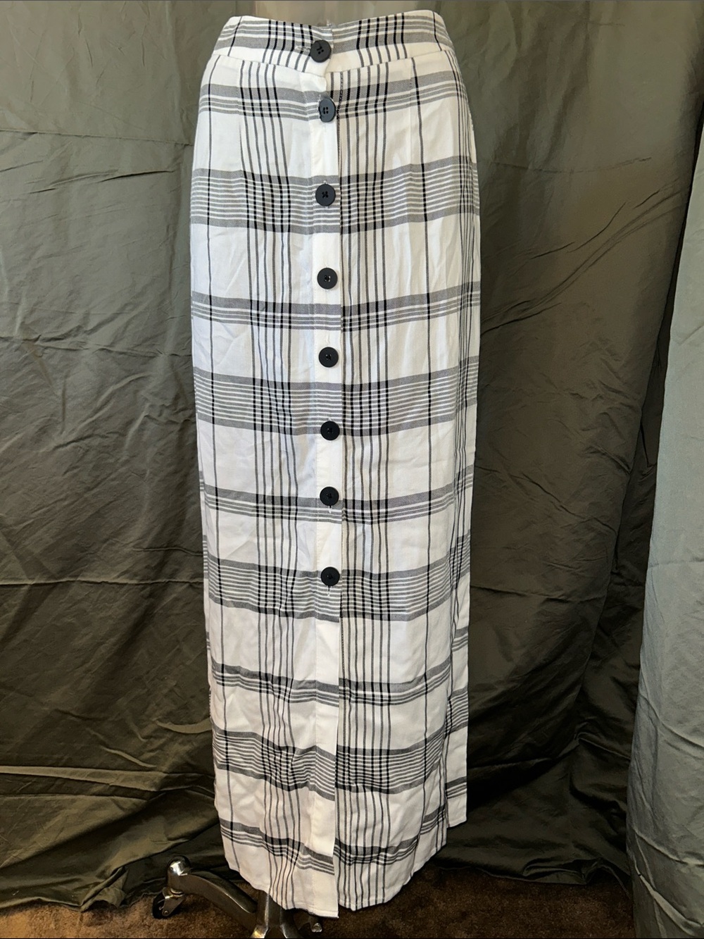 Forever 21 Black & White Plaid Button-Front Maxi Skirt